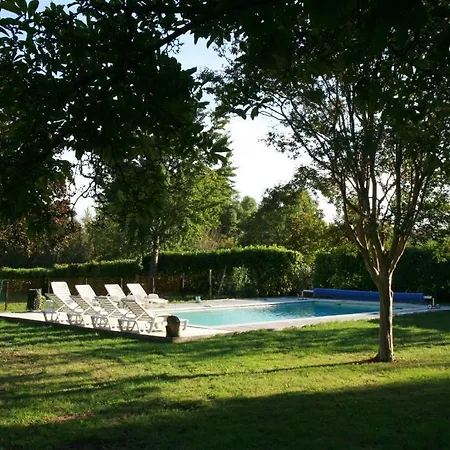 Gites Au Bord Du Lez Hébergement de vacances Suze-la-Rousse