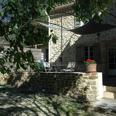 Gites Au Bord Du Lez Hébergement de vacances Suze-la-Rousse